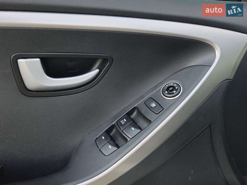 Хэтчбек Hyundai i30 2016 в Киеве фото 25 Хэтчбек Hyundai i30 2016 в Киеве