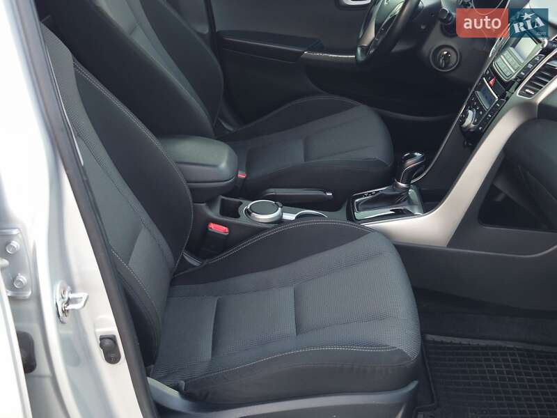 Хэтчбек Hyundai i30 2016 в Киеве фото 30 Хэтчбек Hyundai i30 2016 в Киеве