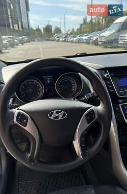 Хэтчбек Hyundai i30 2014 в 