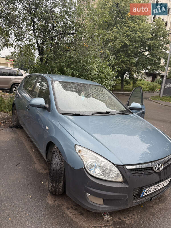 Хэтчбек Hyundai i30 2008 в Киеве
