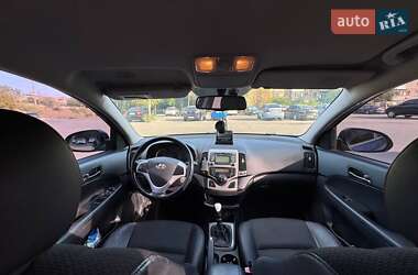 Універсал Hyundai i30 2008 в  фото 15 Універсал Hyundai i30 2008 в