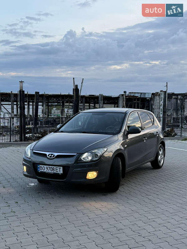 Хэтчбек Hyundai i30 2009 в Тернополе