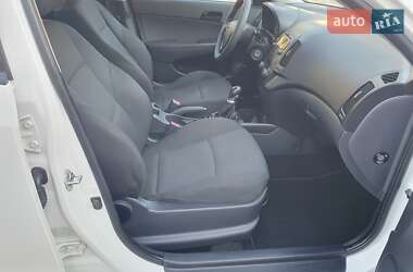 Хэтчбек Hyundai i30 2011 в 