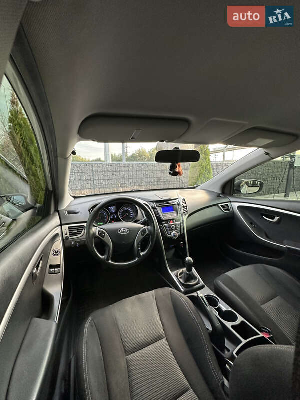 Хэтчбек Hyundai i30 2012 в Макарове