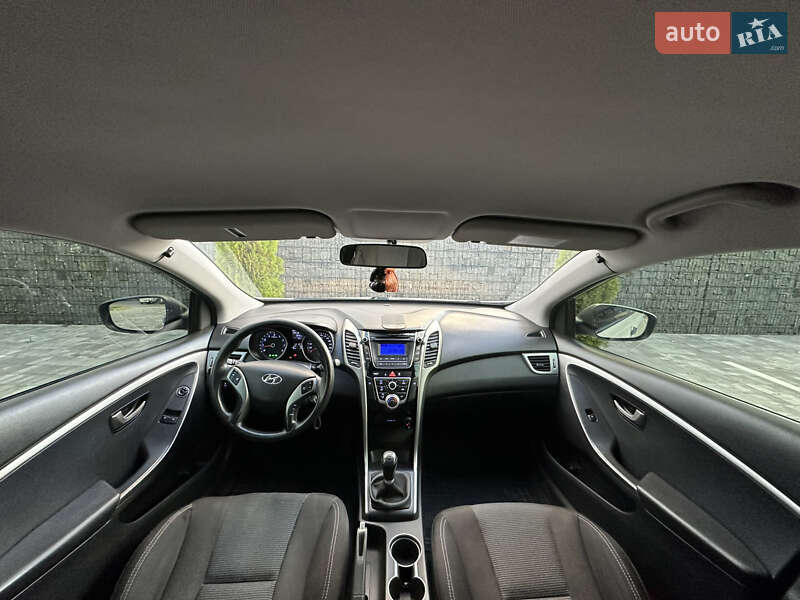 Хэтчбек Hyundai i30 2012 в Макарове