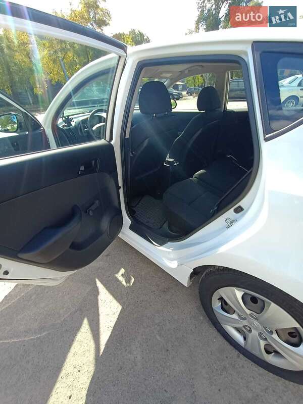 Хэтчбек Hyundai i30 2011 в Киеве