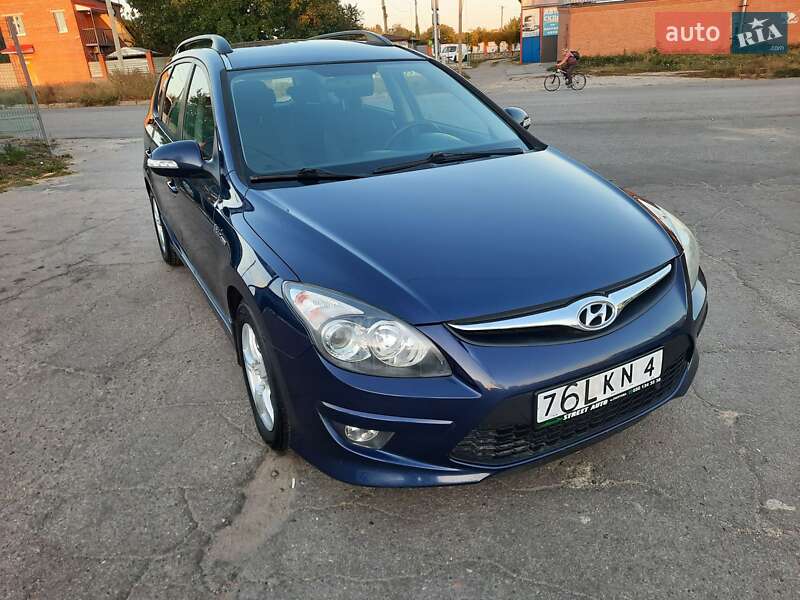 Универсал Hyundai i30 2011 в Полтаве