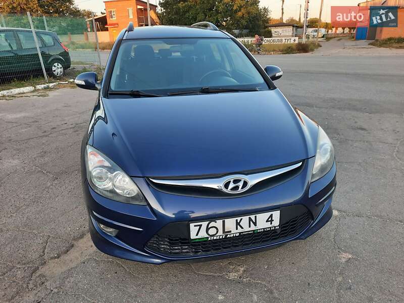 Универсал Hyundai i30 2011 в Полтаве