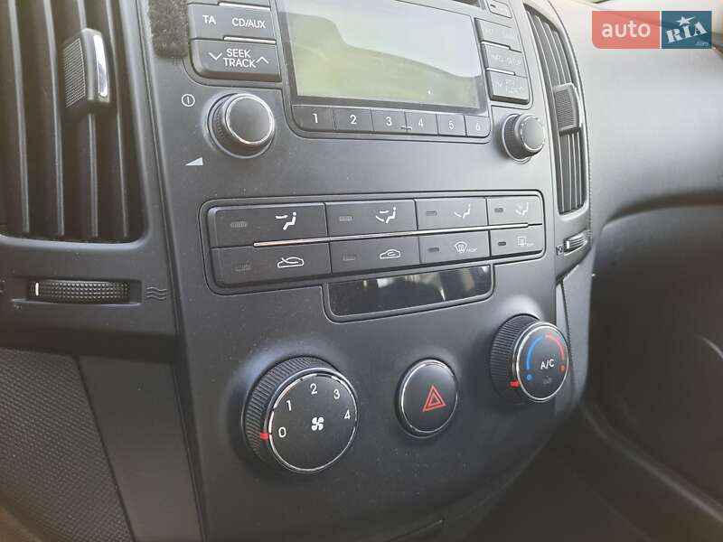 Универсал Hyundai i30 2011 в Полтаве