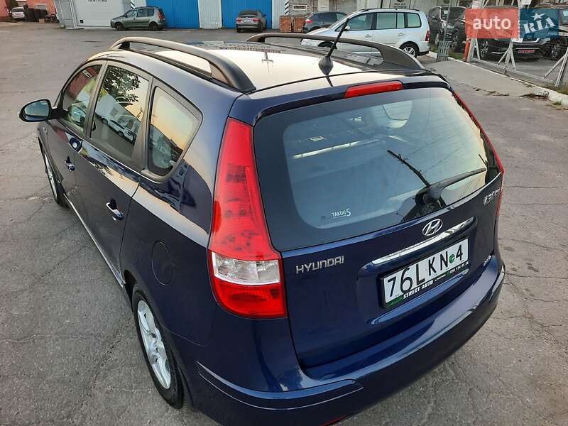 Универсал Hyundai i30 2011 в Полтаве