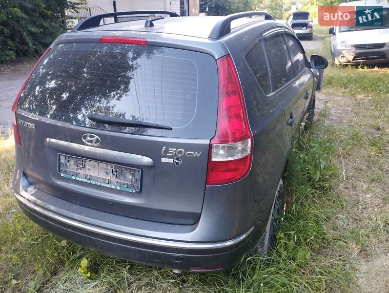 Универсал Hyundai i30 2009 в Кельменцах