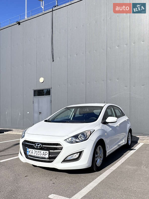 Хэтчбек Hyundai i30 2016 в Киеве