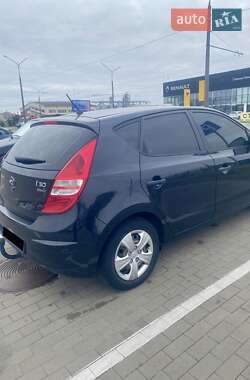 Хэтчбек Hyundai i30 2009 в 