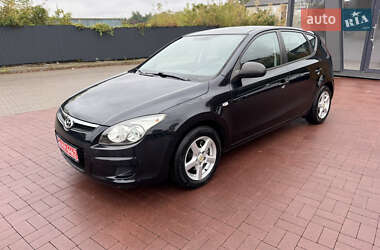 Хэтчбек Hyundai i30 2010 в 