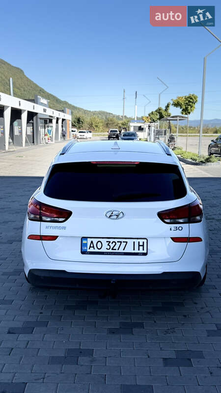 Универсал Hyundai i30 2018 в Хусте