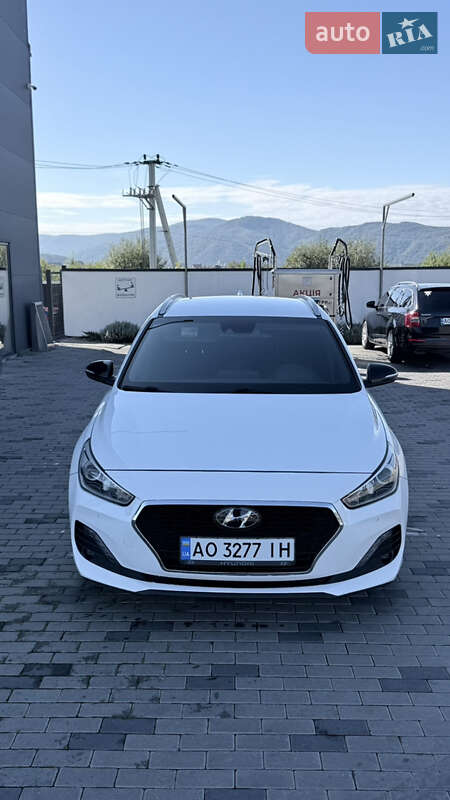 Универсал Hyundai i30 2018 в Хусте