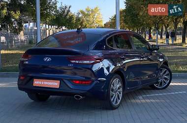 Фастбэк Hyundai i30 2019 в 