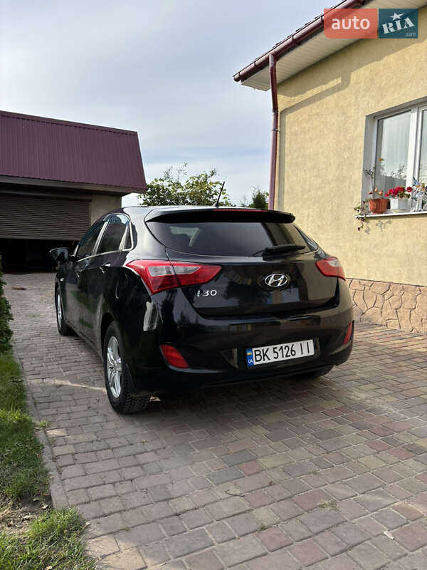 Хэтчбек Hyundai i30 2013 в Сарнах