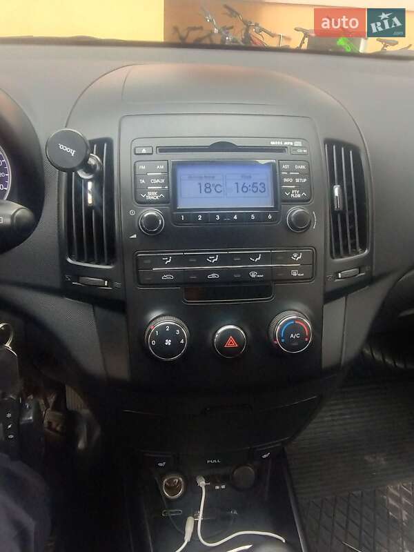 Універсал Hyundai i30 2010 в Жовкві фото 9 Універсал Hyundai i30 2010 в Жовкві