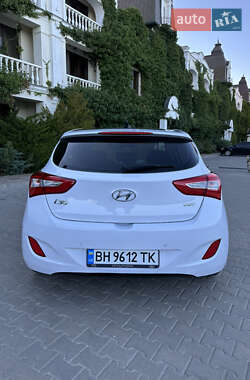Хэтчбек Hyundai i30 2015 в 