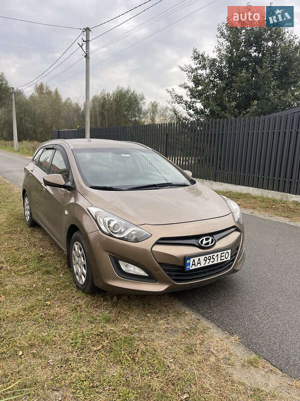 Универсал Hyundai i30 2013 в 