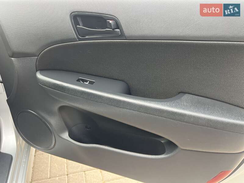 Универсал Hyundai i30 2011 в Киеве