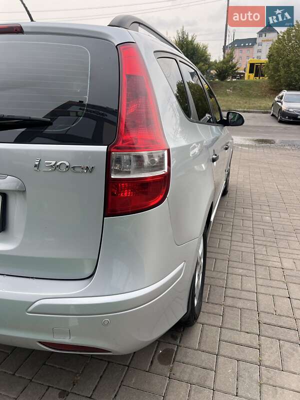 Универсал Hyundai i30 2011 в Киеве