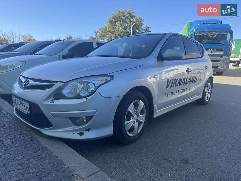Hyundai i30 2011