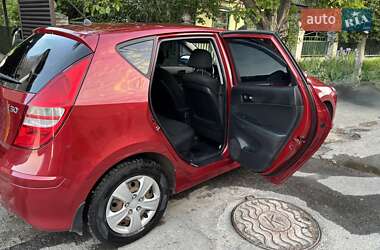 Хэтчбек Hyundai i30 2011 в 