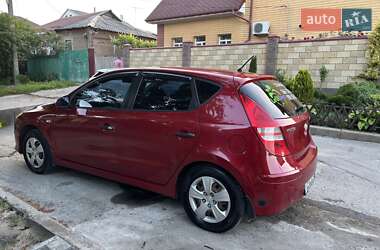 Хэтчбек Hyundai i30 2011 в 
