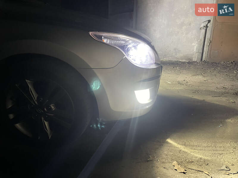 Хэтчбек Hyundai i30 2008 в Киеве