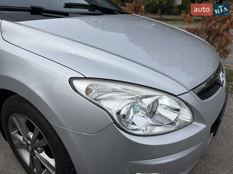 Хэтчбек Hyundai i30 2008 в Киеве