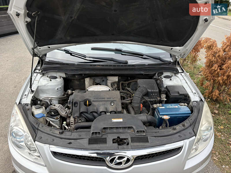 Хэтчбек Hyundai i30 2008 в Киеве