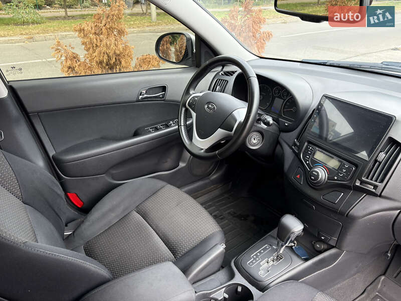 Хэтчбек Hyundai i30 2008 в Киеве