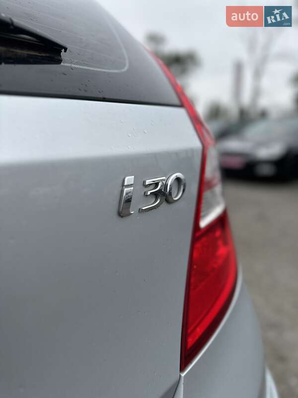 Хэтчбек Hyundai i30 2009 в Белогородке