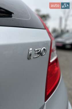 Хэтчбек Hyundai i30 2009 в 