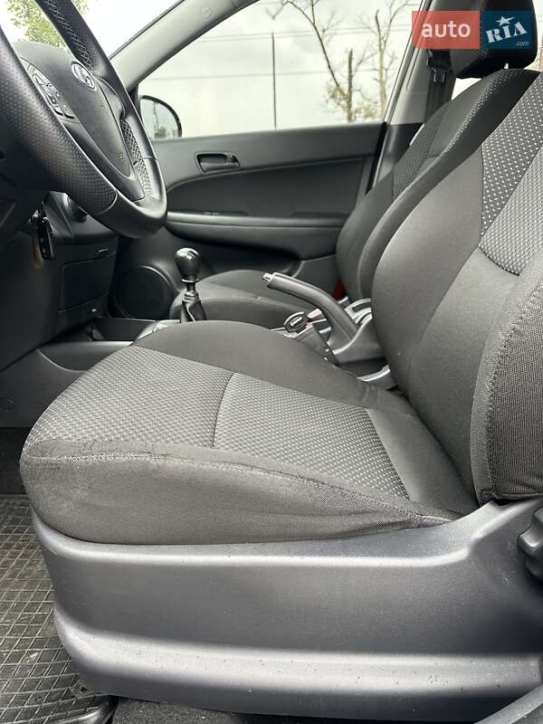 Хэтчбек Hyundai i30 2009 в Белогородке