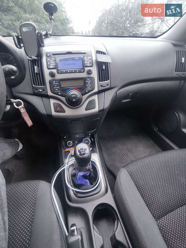 Універсал Hyundai i30 2010 в Рівному