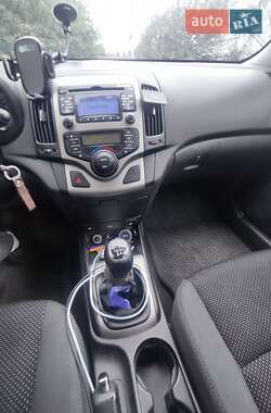 Универсал Hyundai i30 2010 в 