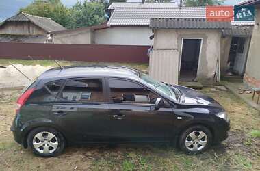 Хетчбек Hyundai i30 2009 в 