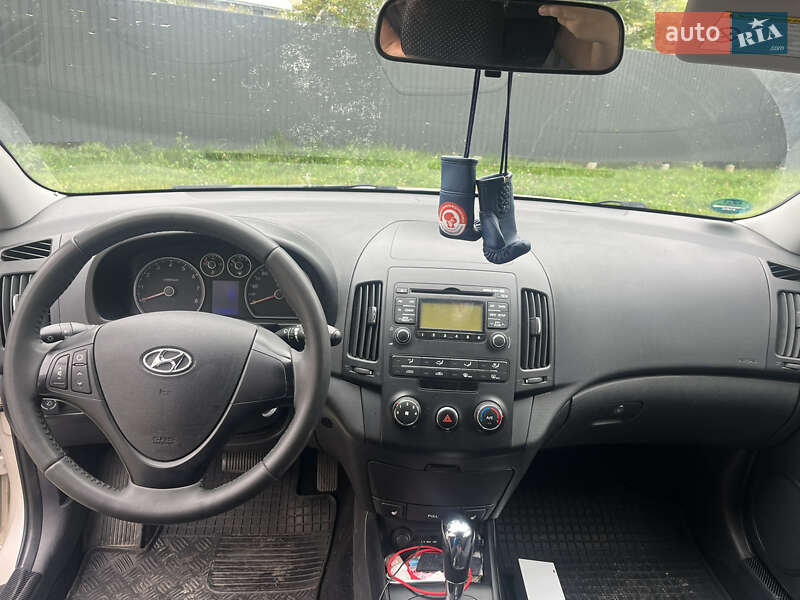 Универсал Hyundai i30 2011 в Львове