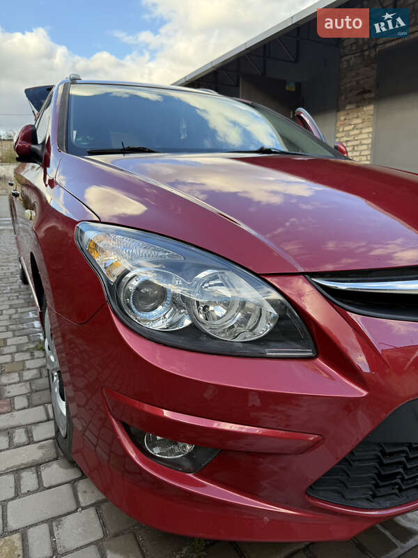 Универсал Hyundai i30 2011 в Кривом Роге
