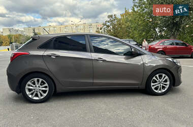 Хэтчбек Hyundai i30 2012 в 