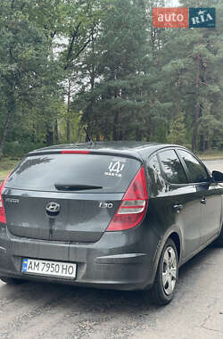 Хэтчбек Hyundai i30 2009 в 