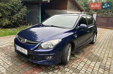 Хэтчбек Hyundai i30 2010 в Львове