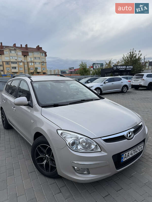 Хэтчбек Hyundai i30 2008 в Киеве
