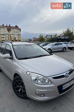 Хетчбек Hyundai i30 2008 в 