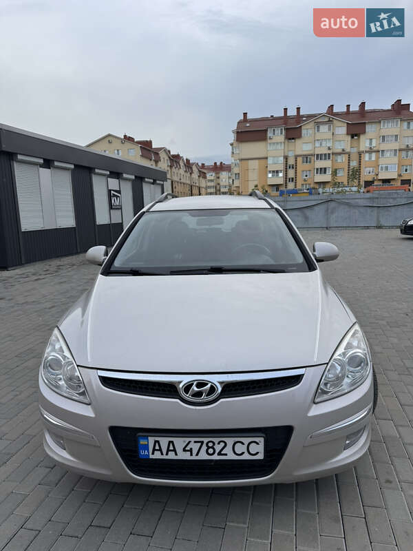 Хэтчбек Hyundai i30 2008 в Киеве