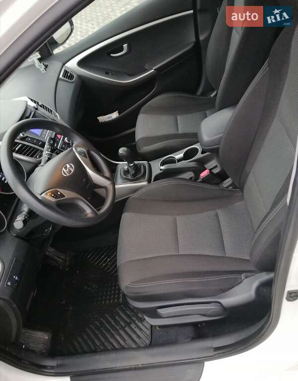 Хэтчбек Hyundai i30 2013 в Ровно
