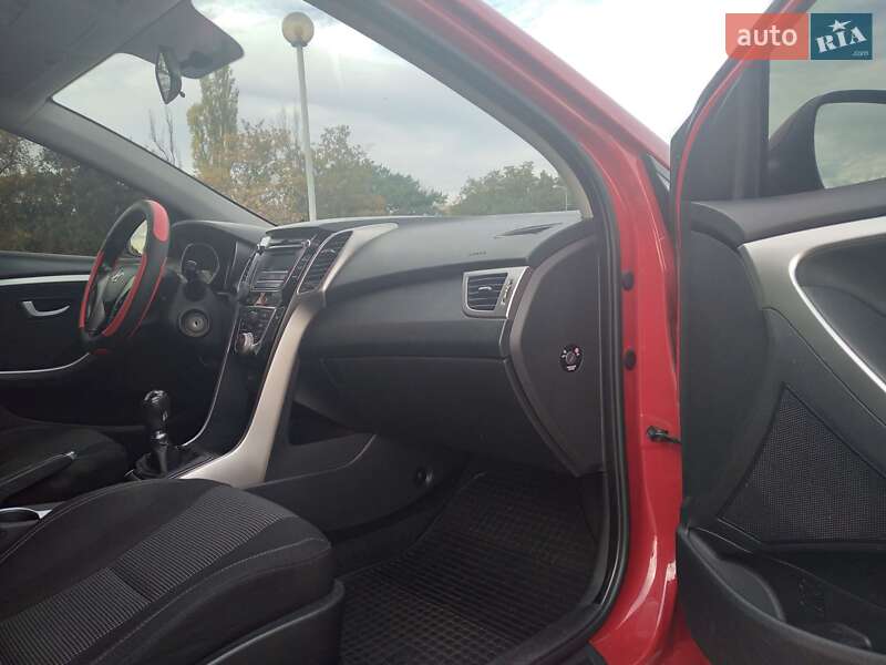 Універсал Hyundai i30 2013 в Дніпрі